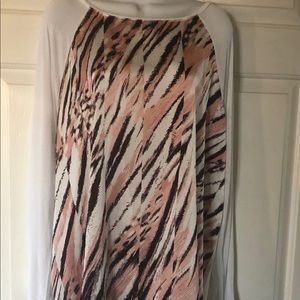 JENNIFER LOPEZ WOMANS ATTIRE-Top